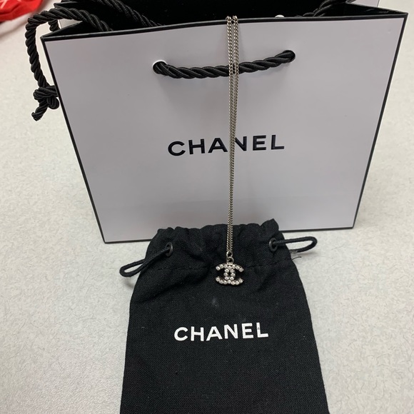 ❤️SOLD❤️Chanel CC Crystal Silver Tone Necklace⭐️ - Picture 6 of 16